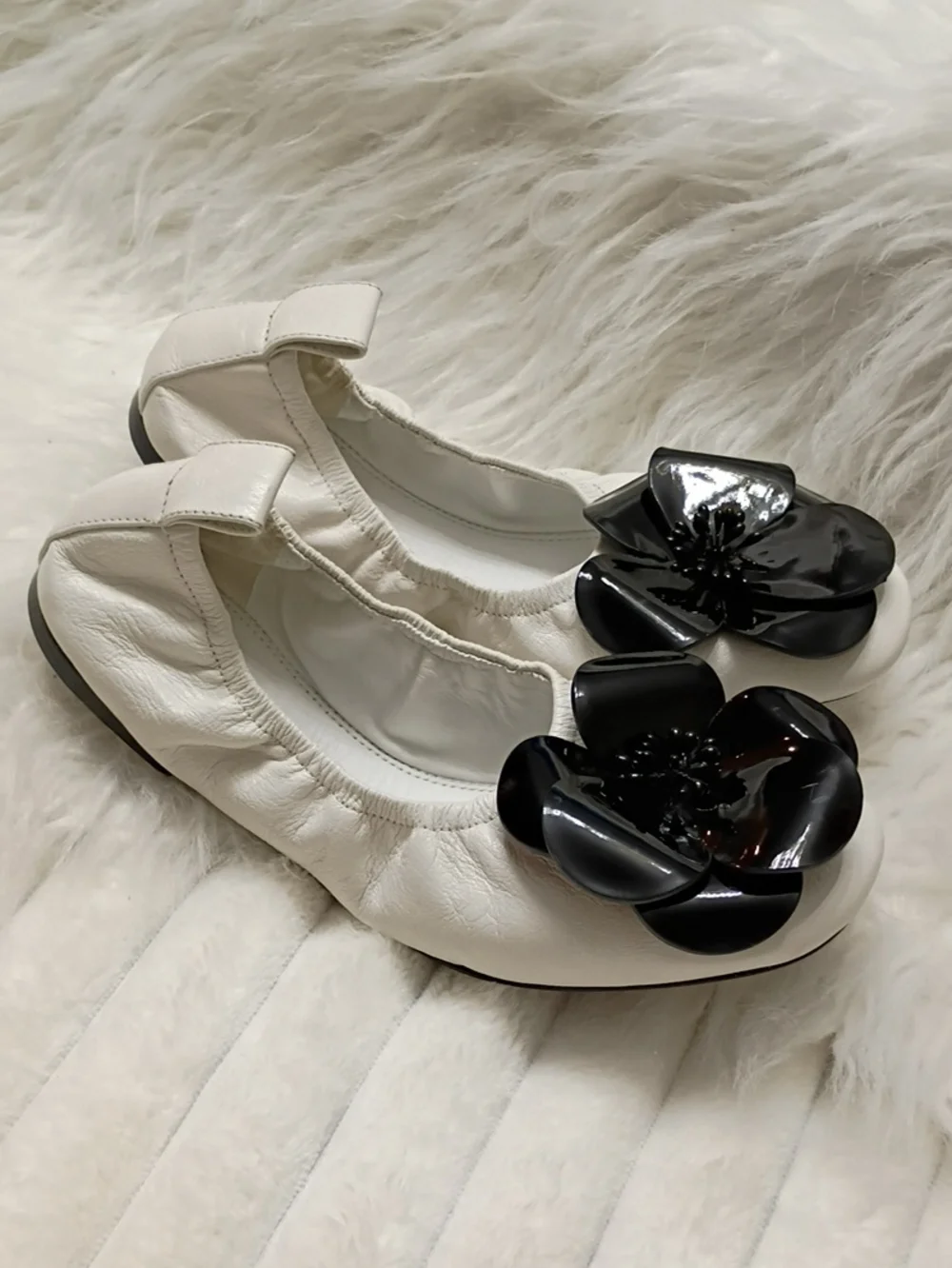 New Tory Burch Flower White Ballet Flats with Black Floral Accent